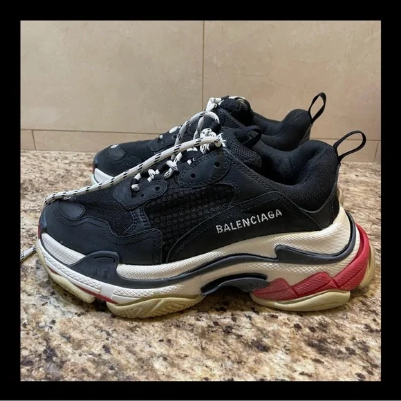 Balenciaga | Shoes | Balenciaga Mens Triple S Sneaker Black  display picture 3